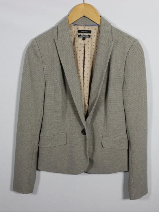 RW&CO Structured Blazer Women’s Size 2 Beige Workwear Film Worn The Boys - Picture 2 of 10